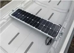  ?? FOTO: PRESSBILD ?? ■ Saiman Solar kommer med solpanel som kan svängas med undersidan upp då man ror för att minska slitaget.