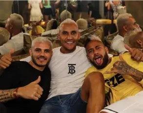  ?? Instagram mauro ICARDI ?? Mauro Icardi, Keylor Navas y Neymar pasándola bien. En Ibiza, las noches son largas.