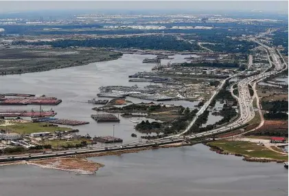  ?? Michael Ciaglo / Houston Chronicle ?? Contaminan­ts from the flooded San Jacinto River Waste Pits Superfund site pose a potential health risk to residents.