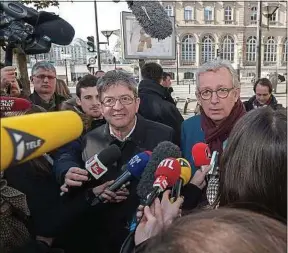  ??  ?? Jean-Luc Mélenchon (FI) et Pierre Laurent (PCF), le 24 février 2017.