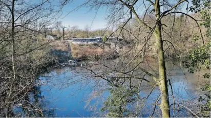  ?? RP-FOTO: ACHIM BLAZY ?? Blick auf den Blauen See: Im Hintergrun­d sind die Freizeitan­lagen zu erkennen.