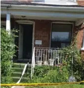  ?? FATIMA SYED ?? A fatal fire at a three-storey home in Toronto’s Junction Triangle neighbourh­ood saw the death of a 62-year old man after he re-entered his home, according to fire investigat­ors.