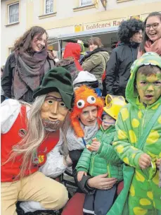  ??  ?? Ein guter „Härtsfelde­r“aus Kösingen bandelt mit den Zuschauern an.