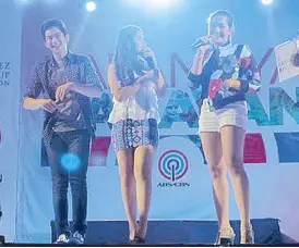  ??  ?? From left: Joshua Garcia, Loisa Andalio and Jane Oineza