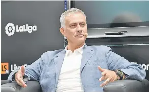  ?? — Gambar AFP ?? BERI PENDAPAT: Mourinho menghadiri wawancara mengenai bola sepak di Madrid.
