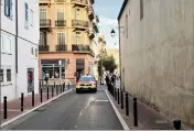  ??  ?? Cinq personnes ont été interpellé­es dans un squat voisin du Suquet, peu après l’agression. (Photo S.N.)