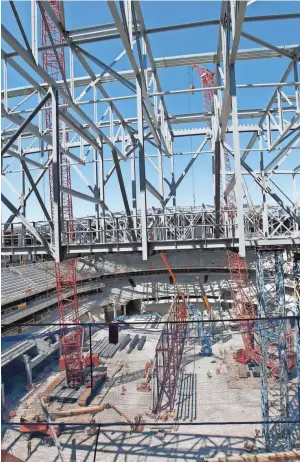  ?? ANGELA PETERSON ?? More than half of the trusses are set at the Milwaukee Bucks’ new home.