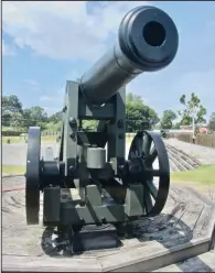  ??  ?? A copy of a powerful Civil War cannon can be seen in the replica of Fort Curtis.