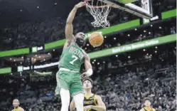  ?? // EFE ?? Boston Celtics destripó a unos Warriors desconocid­os