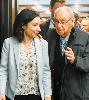  ?? PHOTO AGENCE QMI, ANDRÉANNE LEMIRE ?? La chef du Bloc québécois Martine Ouellet a échangé avec des militants , hier.