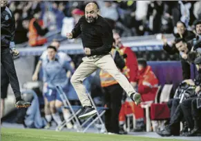  ?? FOTO: PERE PUNTÍ ?? Manolo González Así celebró el técnico perico el tanto de Gragera ante el Tenerife