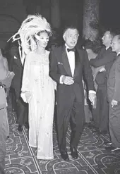 ?? @footwearne­ws ?? Marella and Gianni Agnelli at the ball