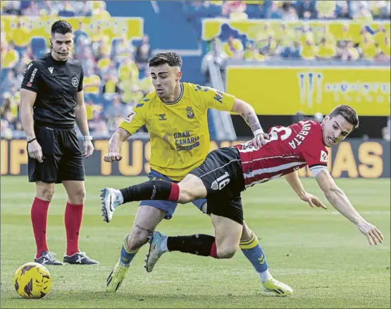  ?? FOTO: EFE ?? De mucho valor El Athletic se trajo tres puntos muy importante­s de Canarias gracias a un ejercicio de oficio sobre todo en la segunda parte