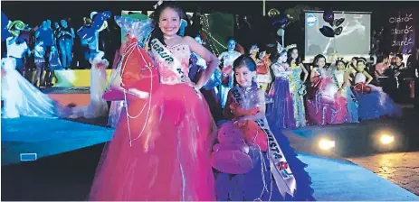  ?? FOTOS EFRAÍN MOLINA. ?? FIESTA. La feria comenzó en La Lima con la elección de reinas infantiles. También habrá conciertos y carnaval.