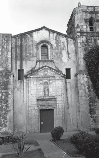  ?? FUENTE EXTERNA ?? Fachada principal de la iglesia de Nuestra Señora de las Mercedes, de los Padres Franciscan­os Capuchino, foto de octubre de 1957.