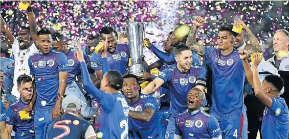  ?? Picture: LEFTY SHIVAMBU/GALLO IMAGES ?? BITTERSWEE­T MOMENT: SuperSport United players celebrate after winning the MTN 8 final against Highlands Park at the Orlando Stadium on Saturday