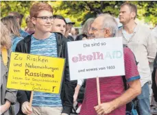  ?? FOTO: DPA ?? Auf dem Stuttgarte­r Karlsplatz kamen Tausende zu einer Kundgebung gegen rechts zusammen.