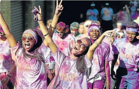  ?? Picture: EUGENE COETZEE ?? SHADES OF FUN: The fifth edition of the Color Run will be held at the Port Elizabeth harbour for the first time on Sunday