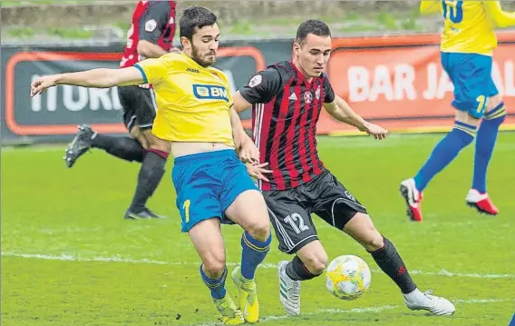  ?? FOTO: JUAN ECHEVERRÍA ?? Iñigo Arzuaga
El centrocamp­ista es uno de los tres jugadores del Arenas que en estos momentos está enfermo de paperas