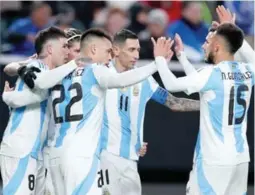  ?? ?? ARGENTINOS. Los gauchos vienen de golear 3-0 a El Salvador en Filadelfia y esta noche cierran la gira por Estados Unidos.