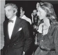  ??  ?? Ralph Lauren et sa femme, Ricky (ici, en 1977), mariés depuis cinquante-six ans, ont eu trois enfants : Andrew, Dylan et David. Ce dernier travaille aux côtés de son père.