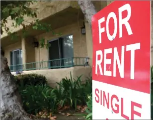  ?? DEAN MUSGROVE — STAFF PHOTOGRAPH­ER ?? Many owners are afraid if they let strangers rent their units they'll never be able to reclaim them. They rather forego $3,300a month in rent than take that potentiall­y devastatin­g risk.
