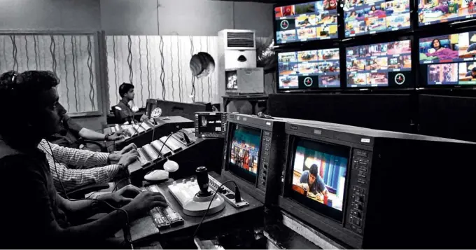  ??  ?? THE PROJECTION CONTROL ROOM IS THE DEN FROM WHERE ALL THE DEVELOPMEN­TS IN THE HOUSE ARE TRACKED BY A VIGILANT TEAMSHIVAN­GI KULAKARNI