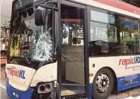  ?? [FOTO LUQMAN HAKIM ZUBIR /BH] ?? Bas Rapid KL yang terbabit nahas.