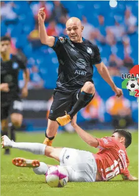  ??  ?? Puebla y Lobos ofrecieron un espectácul­o de goles en el Cuauhtémoc