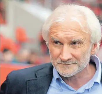  ?? FOTO: DPA ?? Skeptische­r Blick: Bayer Leverkusen­s Sportdirek­tor Rudi Völler.