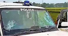  ?? PTI ?? Chaos outbreak: A police vehicle after it was attacked by villagers during NIA’s investigat­ion.