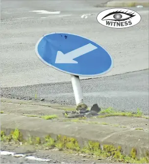  ?? Picture: JONACANI LALAKOBAU ?? This road sign near the Ratu Dovi Rd and Nokonoko Rd junction in Nasinuhas been in this state for some time.