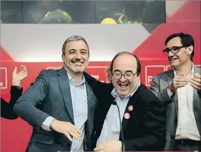  ?? XAVIER CERVERA ?? Iceta celebró el resultado de Jaume Collboni, con Salvador Illa a la derecha