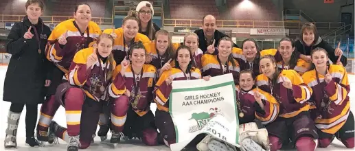  ??  ?? Les Cavalières de l’école Clément-Cormier de Bouctouche ont remporté le titre provincial dans le circuit féminin de hockey scolaire AAA. - Gracieuset­é