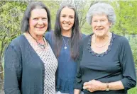  ?? Photo / Warren Buckland ?? Internatio­nal riders Tinks Pottinger, daughter Amanda Pottinger, and grandmothe­r the late Tiny White.