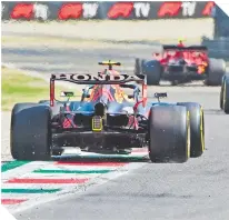  ??  ?? El piloto mexicano y el monegasco vivieron un momento de tensión en el GP de Italia.