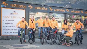  ?? FOTO: PRIVAT ?? Die Crew der Radstation Lindau freut sich auf einen gelungenen Start die die Fahrradsai­son beim Frühjahrsf­est.