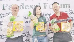  ?? ?? FFCCCII Public Informatio­n Committee co-chairman Eddy Cobankiat, feng shui consultant Jean Yu Chua, Pandesal Forum moderator Wilson Lee Flores at the 85-year-old Kamuning Bakery Cafe in Quezon City on Tuesday.