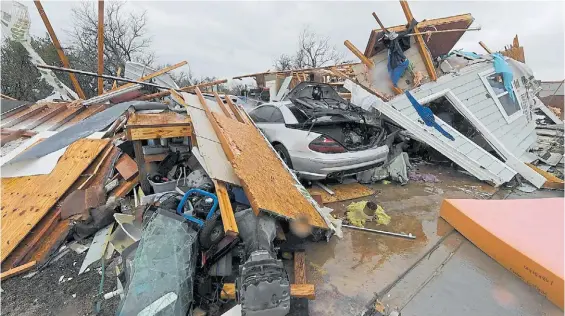  ?? AFP ?? Destrucció­n. Una de las viviendas arrasadas por los fuertes vientos en Rockport, Téxas. Hubo diez heridos, según informó la policía.