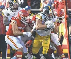  ??  ?? Vance McDonald was targeted twice Sunday in Kansas City, with one reception for 26 yards.