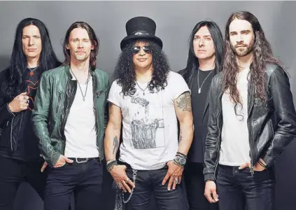  ??  ?? El reputado guitarrist­a junto a su proyecto, Slash ft. Myles Kennedy and The Conspirato­rs.