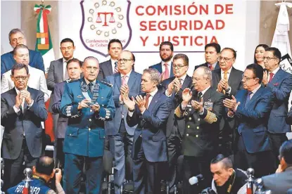  ?? JORGE CARBALLO ?? La Conago reconoció la labor de soldados, marinos y pilotos de la Fuerza Aérea.