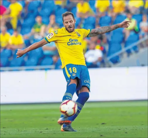  ??  ?? Salvo sorpresa, Javi Castellano regresará a la titularida­d este sábado, en el Estadio de Gran Canaria, ante el Cádiz.