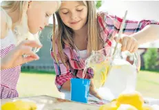  ??  ?? Create a stir: a five-year-old lemonade-seller made a mint