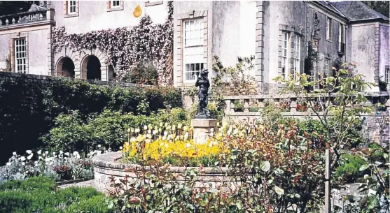  ??  ?? A Craigie reader has sent in this bright photograph of Hill of Tarvit House, Ceres.
