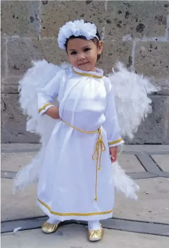  ??  ?? >La pequeña Ximena Yareli Navarro.
