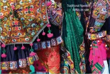  ??  ?? Traditiona­l Navratri outfits on sale.