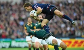  ??  ?? Blaine Scully leaps higher than Bryan Habana during the 2015 World Cup in London. Photograph: Dylan Martinez/Reuters