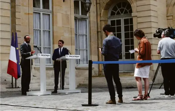  ?? Photo Benoît Tessier. AFP ?? Le Premier ministre, Edouard Philippe, et le ministre de l’Intérieur, Christophe Castaner, vendredi à Paris.