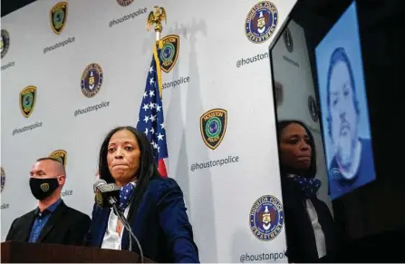  ?? Marie D. De Jesús / Staff photograph­er ?? Houston Police Department detective Dawn Baker discusses the arrest of serial sexual assault suspect Michael Hubacek, 42, on Thursday at HPD headquarte­rs. Baker expressed concern that there could be more victims who have not come forward.